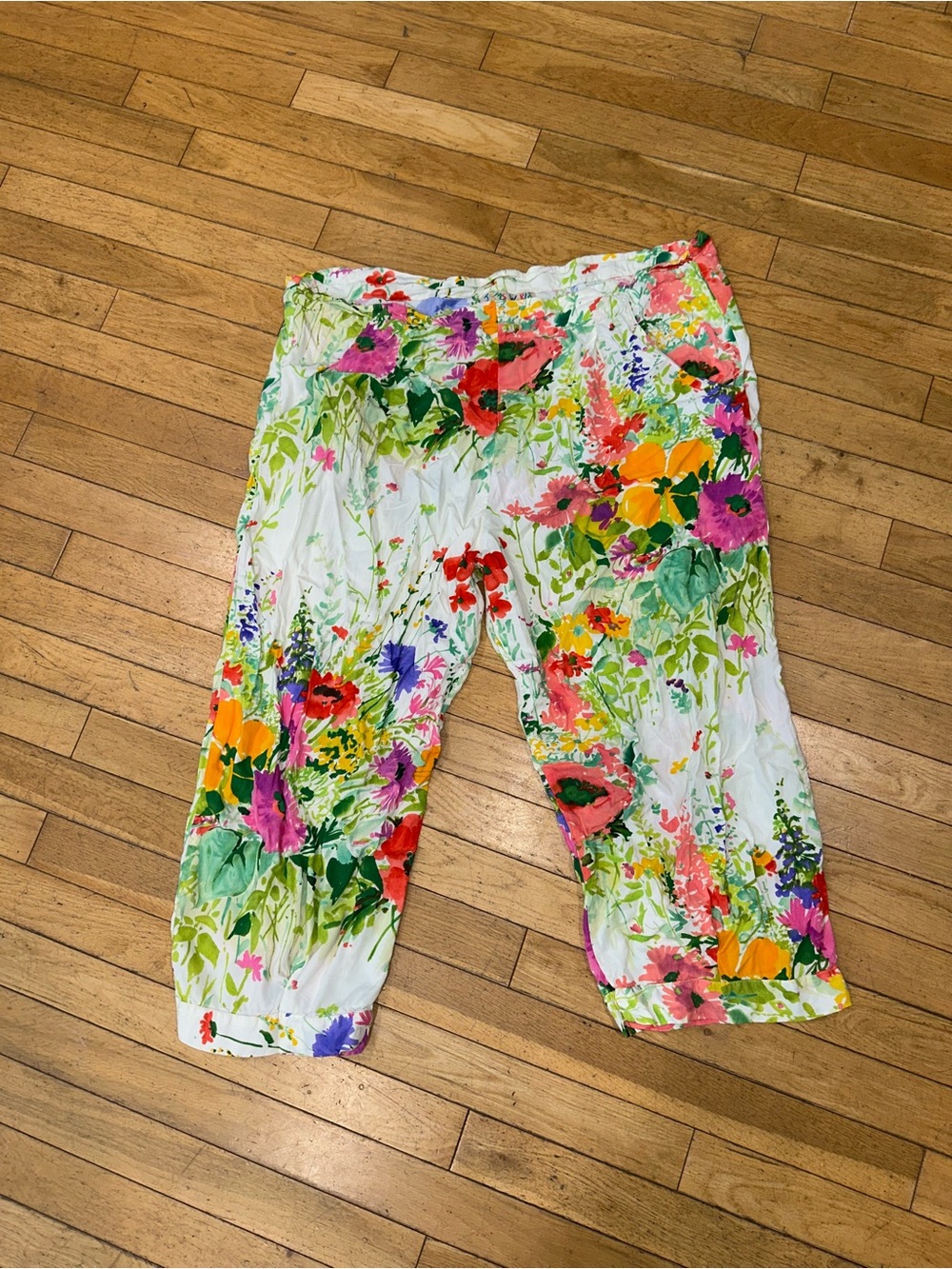 Woman’s Jam’s World cropped floral pants bottoms